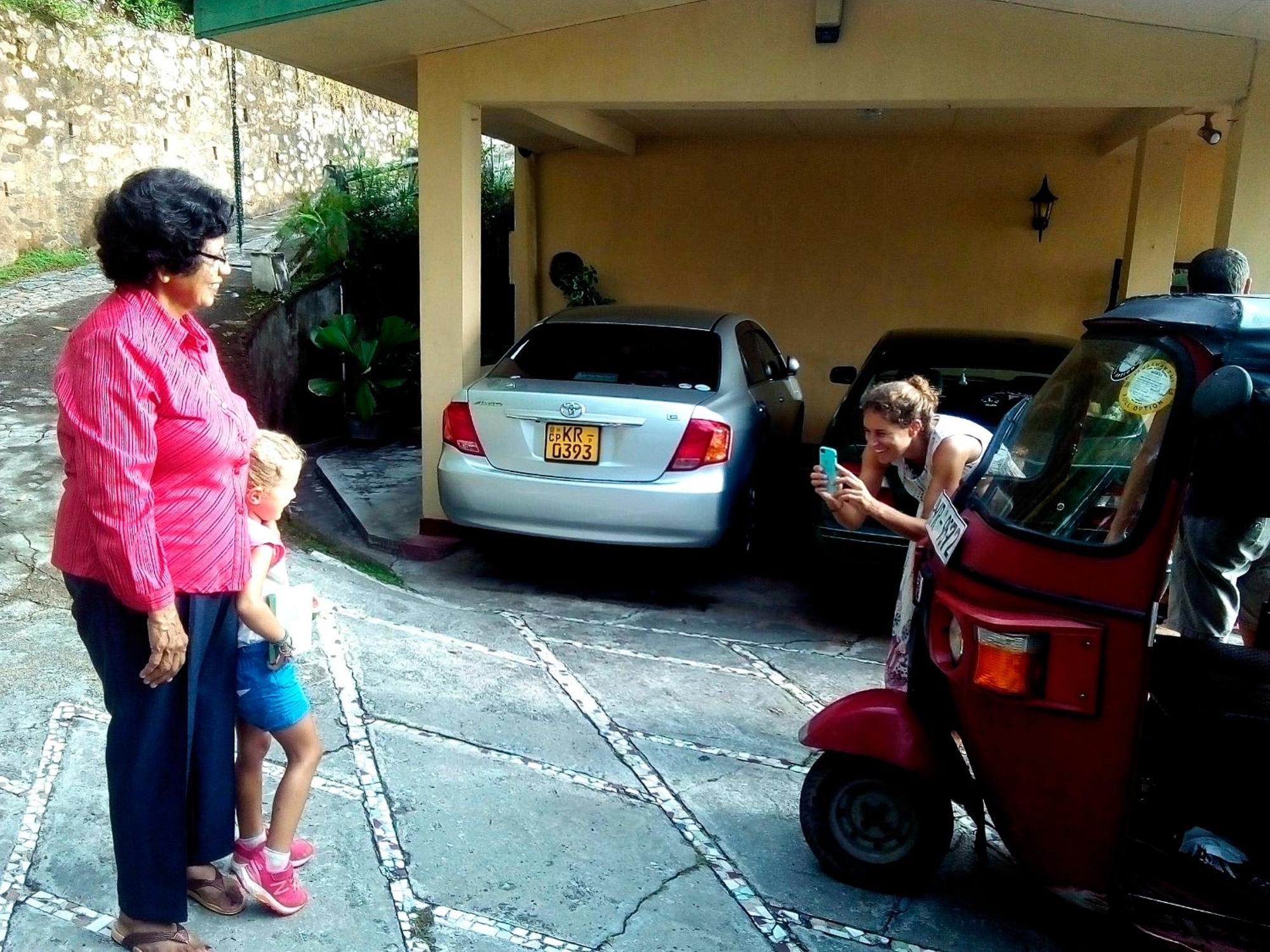 Evergreen Kandy Bagian luar foto