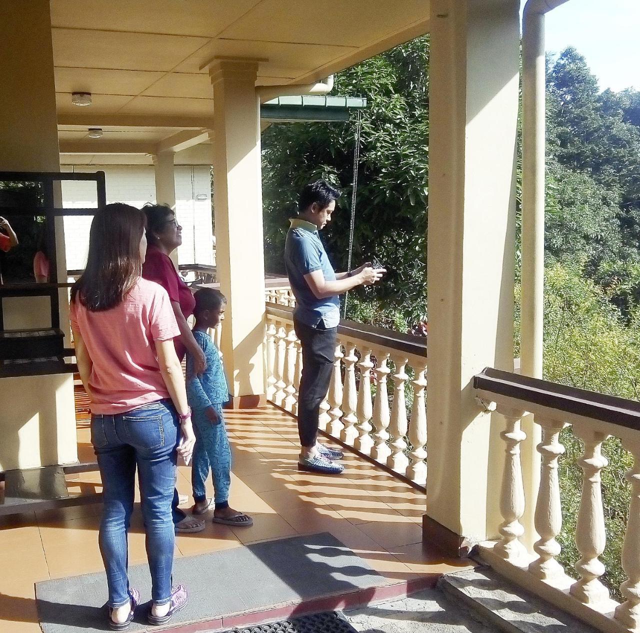 Evergreen Kandy Bagian luar foto